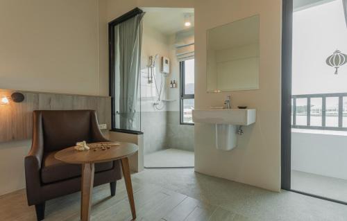 Ratsada Hotel | Ang Pao Hotel - SHA Extra Plus