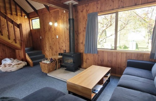 Kinloch House | Angela Place - Large sunny bach in Kinloch