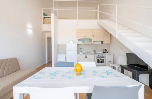 Municipio 1 Apartment | Angelina house - Sea Front Loft