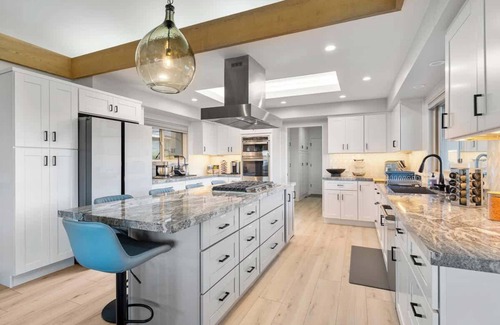 Mount Helix House | Angels Pt Estate, Pool, Arcade, 8 Beds, Ocean View