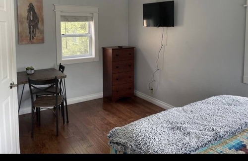 Dillon Apartment | Angler Village #01 Studio w/QN bed & kitchenette