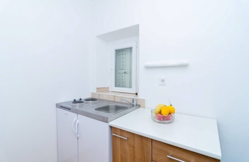 Gornji Kono Apartment | Anika Studio apartment