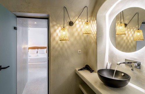 Fira House | Anila Suites