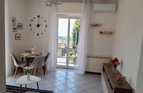 Capiago Intimiano Apartment | Anisa Home 2