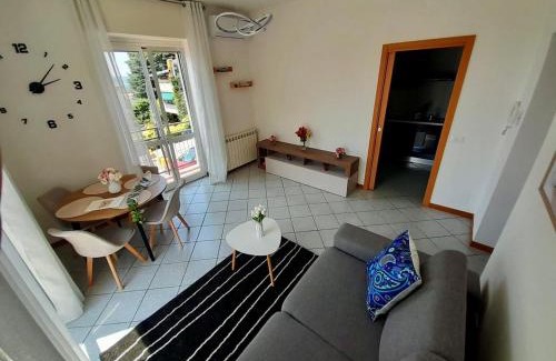 Capiago Intimiano Apartment | Anisa Home 2