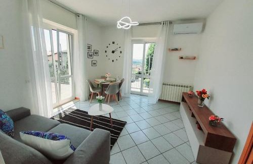 Capiago Intimiano Apartment | Anisa Home 2