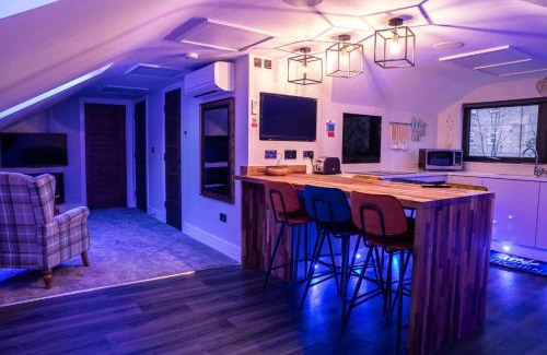 Ossett Apartment | Annex 2 Bed Sleeps 4 Parking