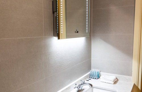 Lisdoonvarna House | Annex @ Ballinalacken Castle in Doolin