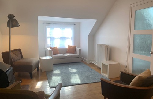 Harbord Village House | Annex Toronto, amazing location, cozy apartment