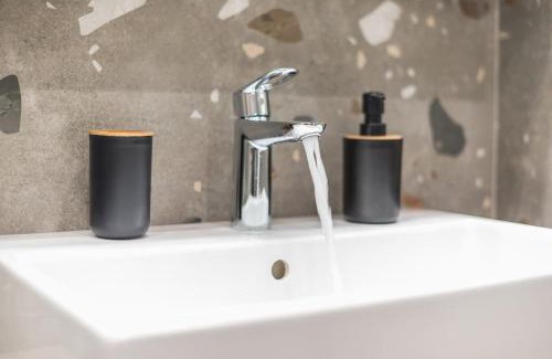 Nea Chalkidona Apartment | Ano Patisia Station Studio