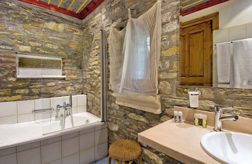 Agios Georgios Nilias Hotel | Anovolios Boutique Hotel