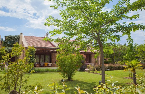 Sane Villa | Antaeus