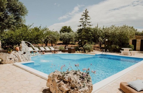 Coreggia House | Antica Tenuta Dei Trulli - Puglia 6 Bedroom, 2 House Estate, Private Pool & Wifi