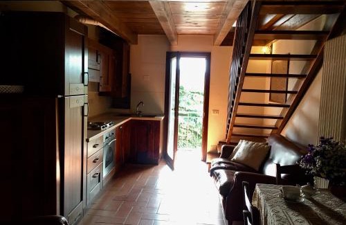 Loiano Apartment | Antico Borgo dell'Anconella - rustico appartamento ideale per 2 o 3 persone