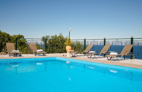 Koutsi Apartment | Antigoni Villa Dio in Longos