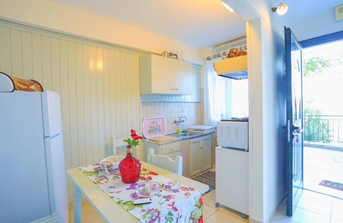 Koutsi Apartment | Antigoni Villa Tria in Longos