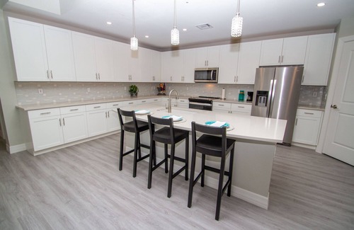 Naples Condo | Antilles Grand Coach Minutes from Marco Is.