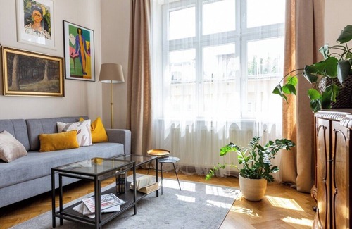 Stare Miasto Apartment | Antique 1-bed apartment