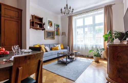 Stare Miasto Apartment | Antique 1-bed apartment