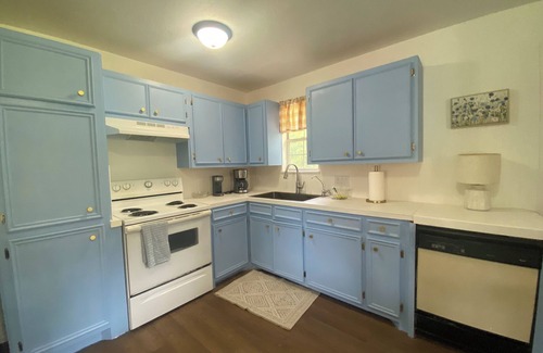 Bellville Cottage | Antique Countryside Cottage, privacy and comfort, but close enough to Everything