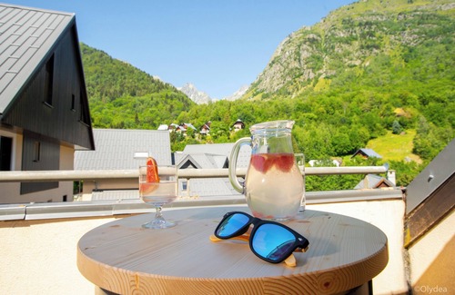 Saint-Colomban-des-Villards Condo | Appartment Ensoleillé avec Navette aux Remontées