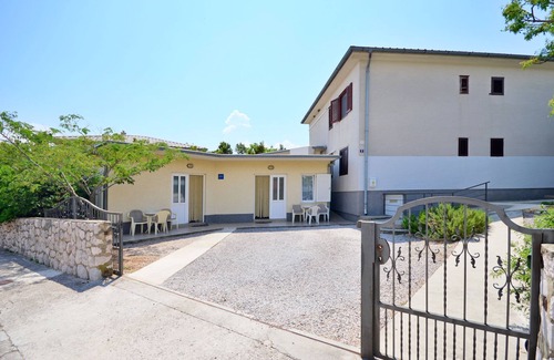 Novi Vinodolski Apartment | Apartments Branimir (64221-A1) - Novi Vinodolski (Crikvenica)