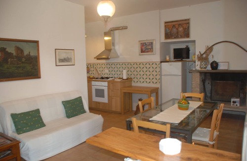 Amelia Apartment | Apartment in Farmhouse for Families with Pool