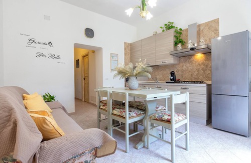 Trinita d'Agultu Apartment | Apartment "Viviana's Holiday Home" with Wi-Fi