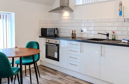 Amesbury Apartment | Aparotel Stonehenge Amesbury - 1st Floor Apt