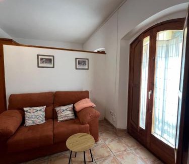 Besalu Apartment | APARTAMENT CAN MINGU 2on pis