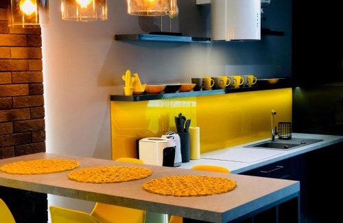 Wilkasy Apartment | APARTAMENT ELEGANCE YELLOW w Nautica Resort
