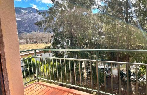 Esterri D'Aneu Apartment | Apartament familiar amb un balcó preciós al Pirineu by RURAL D'ÀNEU