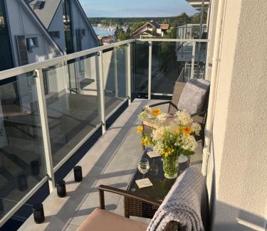 Charzykowy Apartment | Apartament Słoneczny widok boczny na jezioro