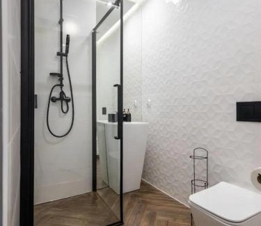 Stare Podgorze Apartment | Apartament Shadow Prywatne Jacuzzi Zamoyskiego Kraków
