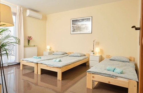Opole Apartment | Apartament Słoneczny 8 (VAT Invoice) with garage with terrace