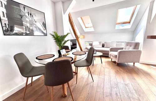 Olsztyn Apartment | Apartament WHITE GLOVE deluxe nad Łyną - stare miasto