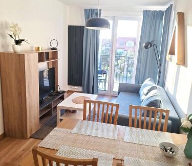 Serock Apartment | Apartament Złoty Trójkąt z garażem podziemnym INTERNET światłowodowy 1000 Mbs Telewizja kablowa 205 programów