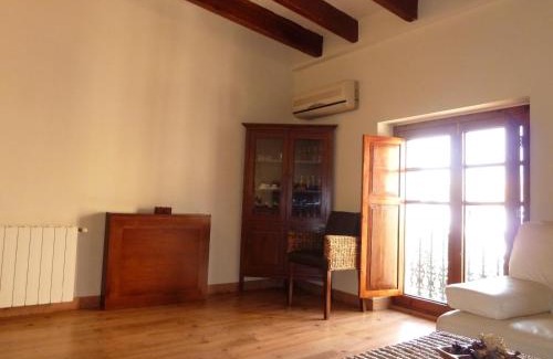 Barrio del Carmen Apartment | Apartamento con encanto CORONA