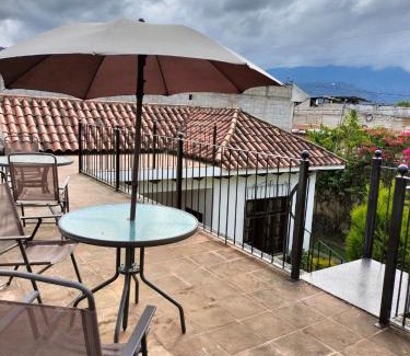 Antigua Guatemala House | Apartamento con baño privado y parqueo