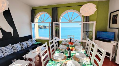 La Fosca Apartment | Apartamento con jardín a 11 metros de la playa. CG.