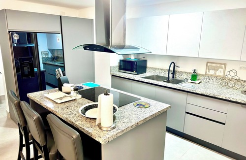 Yolanda Morales Apartment | Apartamento de Lujo en Torre Piantini