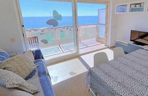 Santa Susanna Apartment | Apartamento en primera linea de mar