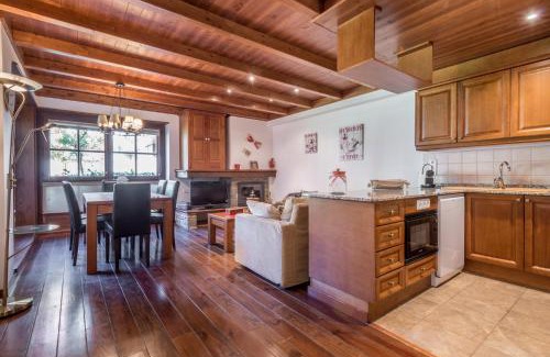 Baqueira Apartment | Apartamento Garona by Totiaran