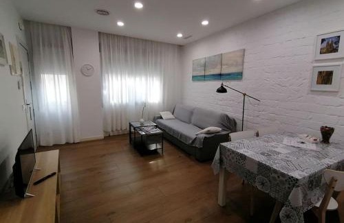 Badalona Apartment | Apartamento PB 30min Sagrada Familia, 10 min playa