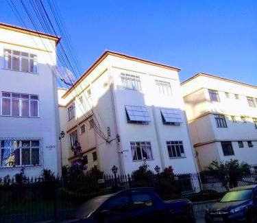 Teresopolis Apartment | Apartamento próximo a avenida, localizado no 3 pavimento em prédio sem elevador, não cobramos taxa extra