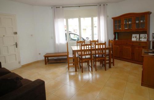 Llanca Apartment | Apartamento renovado, céntrico y luminoso a 100m de la playa del Puerto, Llançà - ES-228-37