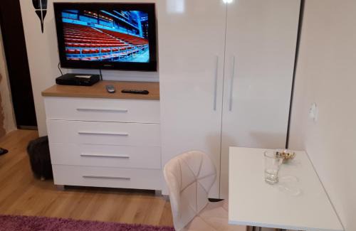 Kielce Apartment | apartamenty centrum Panoramiczna mała dwójka SWAN ŁABĘDŹ PROMENADA Klimatyzacja lodowa