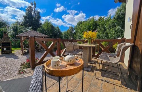 Janowice Wielkie Apartment | Apartamenty Komarno 46 Jacuzzi&Sauna