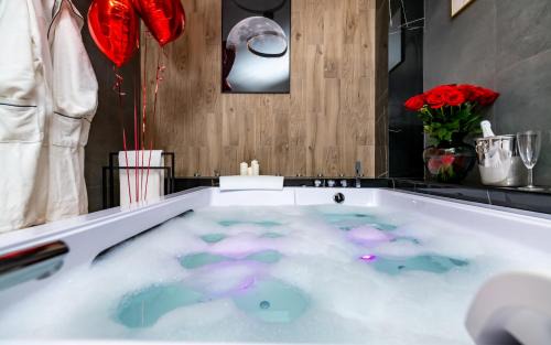 Bialystok Apartment | Apartamenty SPA z prywatnym Jacuzzi & Sauną
