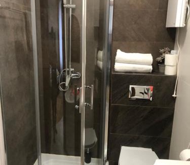Mszczonow Bed & Breakfast | Apartamenty Wakacyjna Wioska Ngô 20m od Suntago
